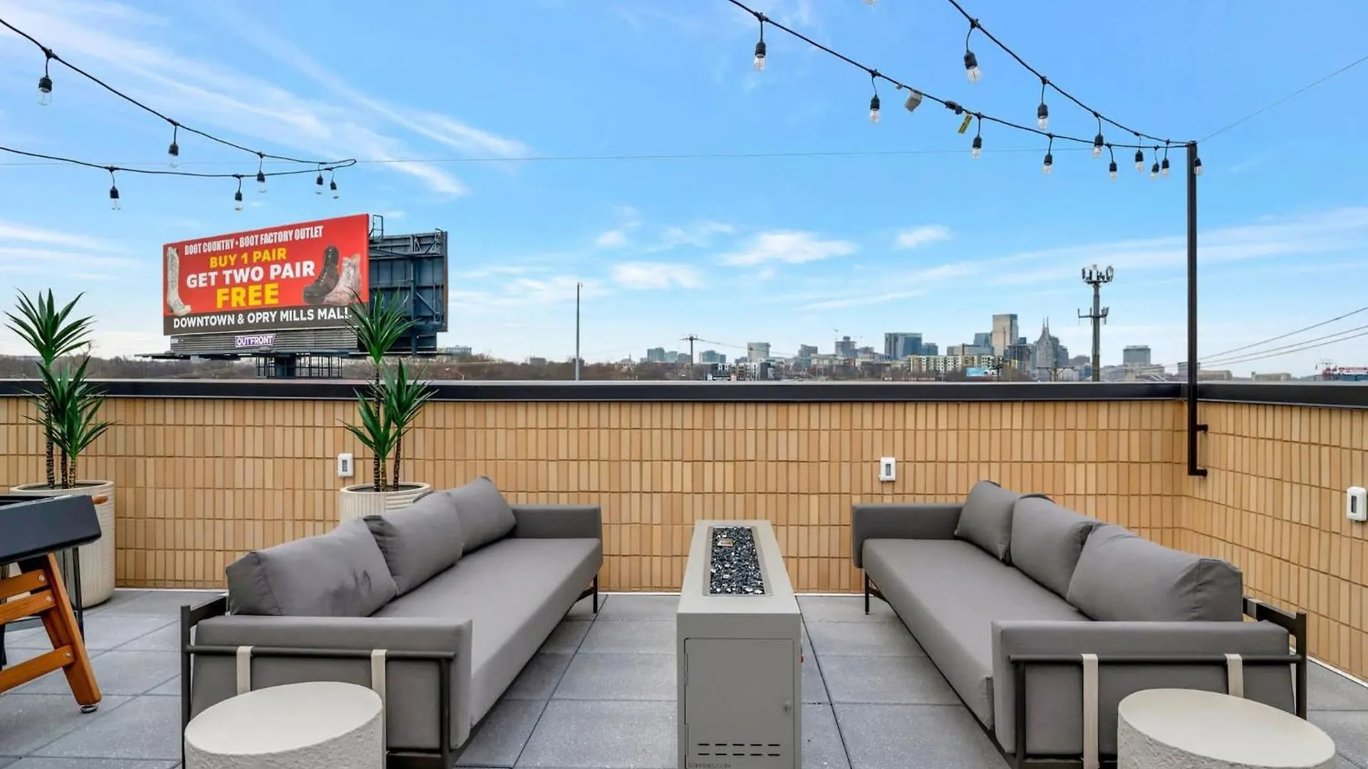 The Nashville Lounge Minutes From Downtown Apartment